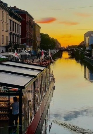Guida ai Navigli - Con Lucille e Steven, i “local”, volti della nostra campagna. - Foto @sabrina_dcl