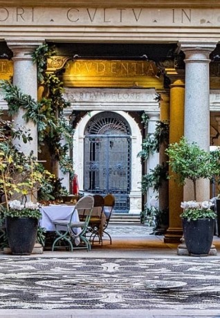 Via Montenapoleone - Pic by: @20regionsin2years