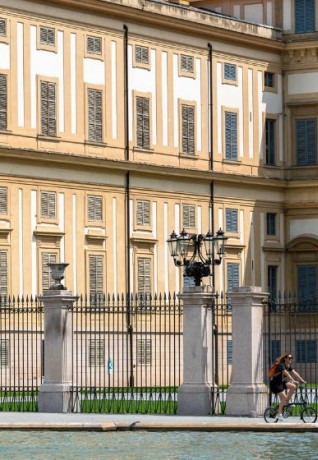 Monza: in bicicletta si arriva alla Villa Reale e al parco. Pic. by alvento
